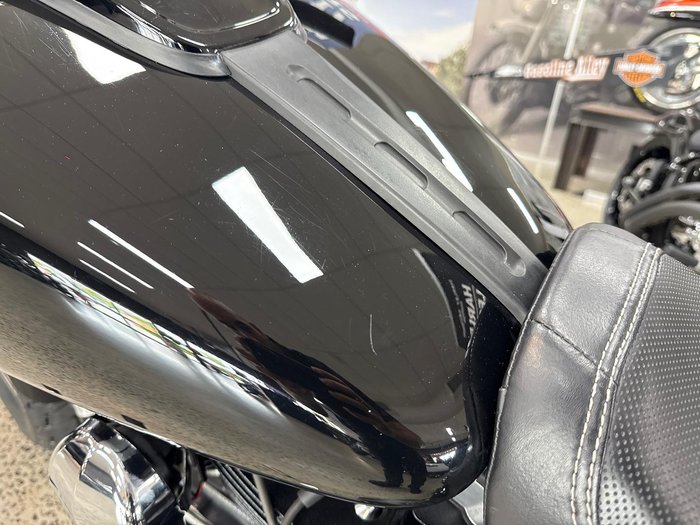 2016 Harley-Davidson Dyna Fat Bob 103 (FXDF) Dyna Black