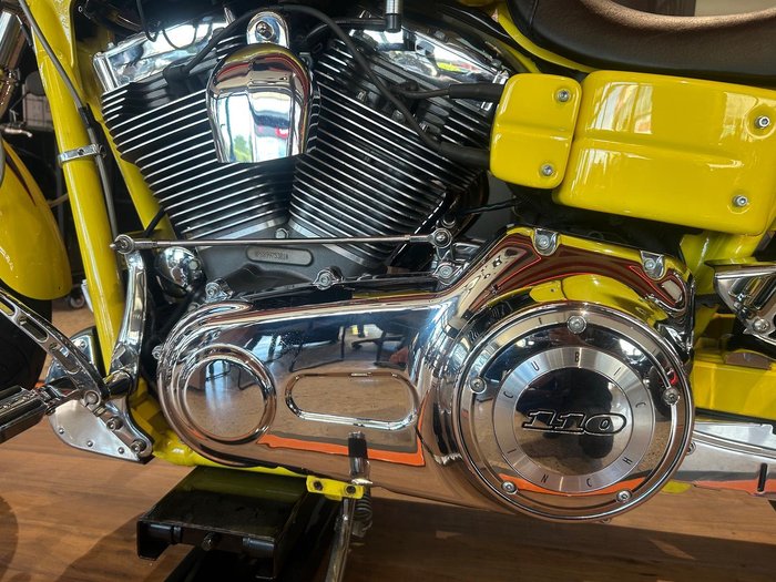 2009 Harley-Davidson CVO Dyna Fat Bob (FXDFSE) CVO Yellow