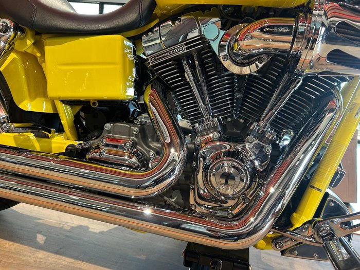 2009 Harley-Davidson CVO Dyna Fat Bob (FXDFSE) CVO Yellow