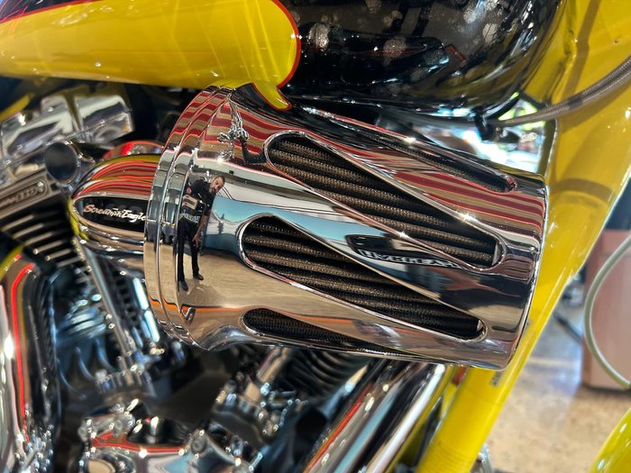 2009 Harley-Davidson CVO Dyna Fat Bob (FXDFSE) CVO Yellow