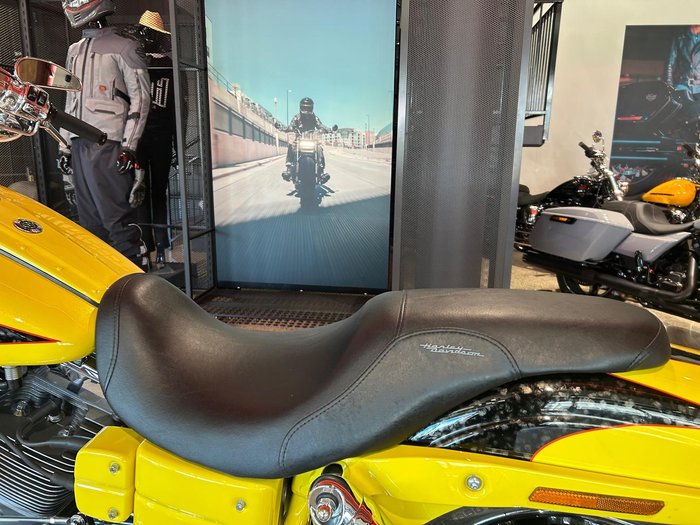 2009 Harley-Davidson CVO Dyna Fat Bob (FXDFSE) CVO Yellow