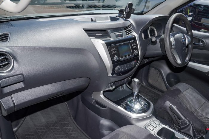 2017 Nissan Navara SL