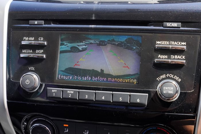 2017 Nissan Navara SL