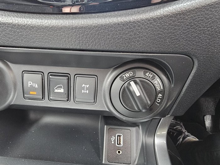 2020 Nissan Navara ST