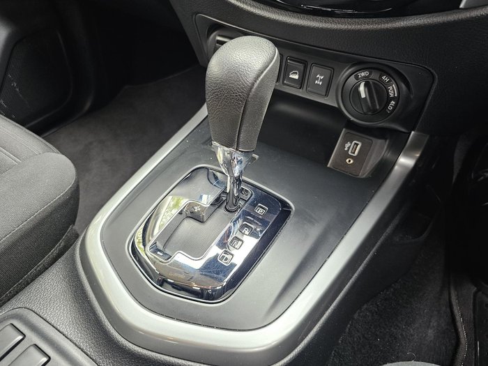 2020 Nissan Navara ST