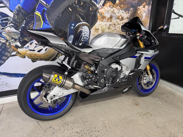 2015 Yamaha YZF-R1 M SILVER