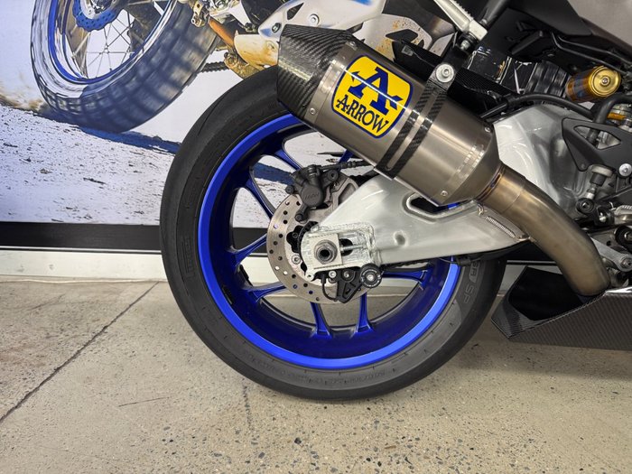 2015 Yamaha YZF-R1 M SILVER