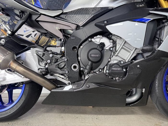 2015 Yamaha YZF-R1 M SILVER
