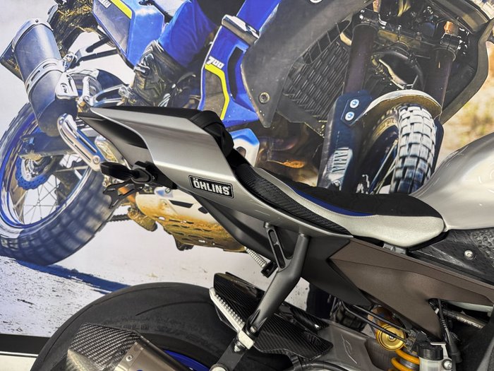 2015 Yamaha YZF-R1 M SILVER