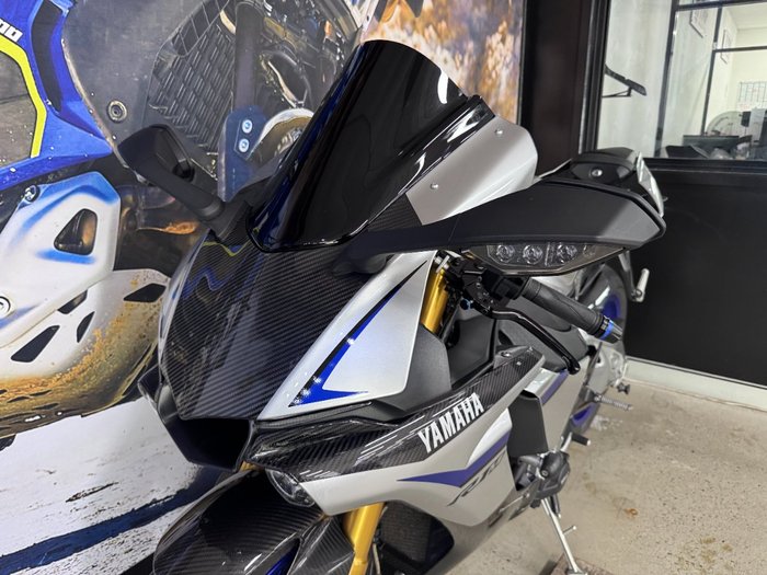 2015 Yamaha YZF-R1 M SILVER