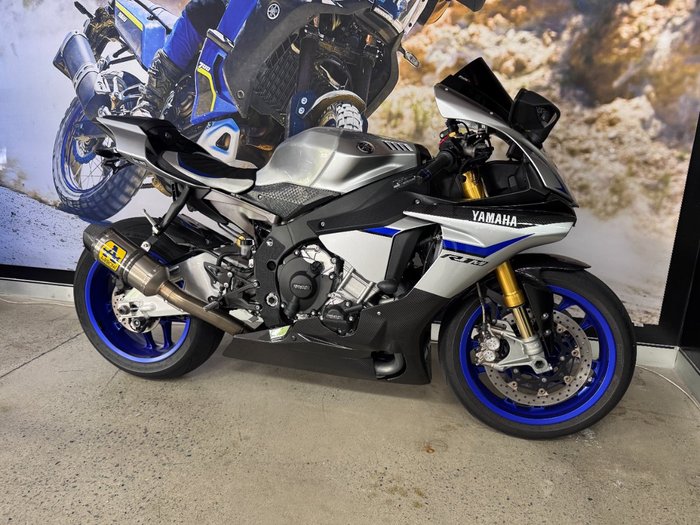 2015 Yamaha YZF-R1 M SILVER