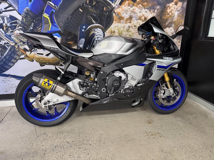 2015 Yamaha YZF-R1 M SILVER