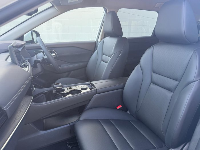 2025 Nissan X-TRAIL ST-L