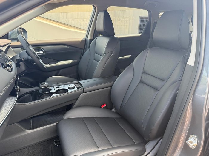 2025 Nissan X-TRAIL ST-L