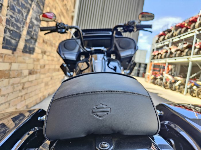 2025 HARLEY-DAVIDSON ROAD GLIDE 117 (FLTRX) ROAD VIVID BLACK