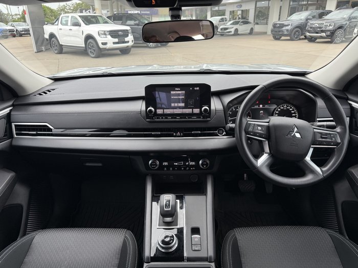 2023 Mitsubishi Outlander ES