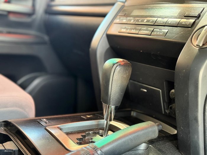 2009 Toyota Landcruiser GXL VDJ200R 4X4 Constant Powder White