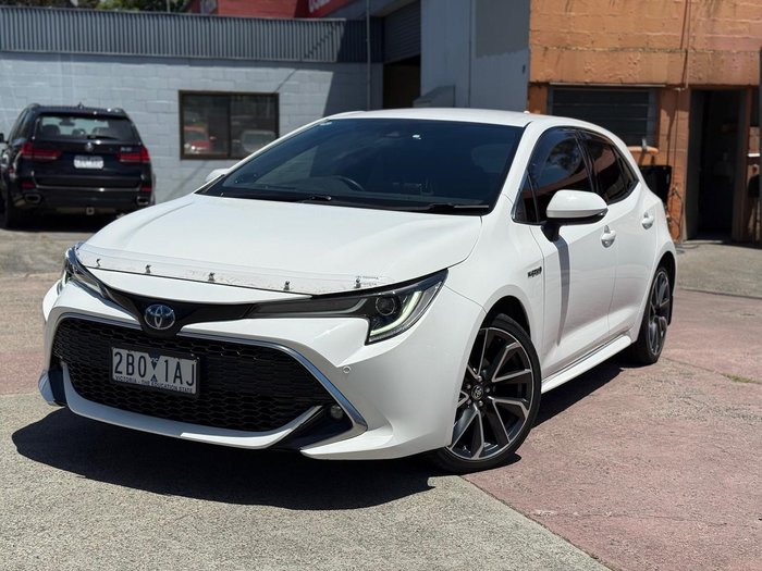 2019 Toyota Corolla ZR Hybrid ZWE211R White