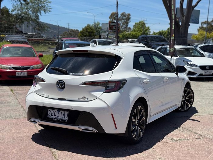 2019 Toyota Corolla ZR Hybrid ZWE211R White