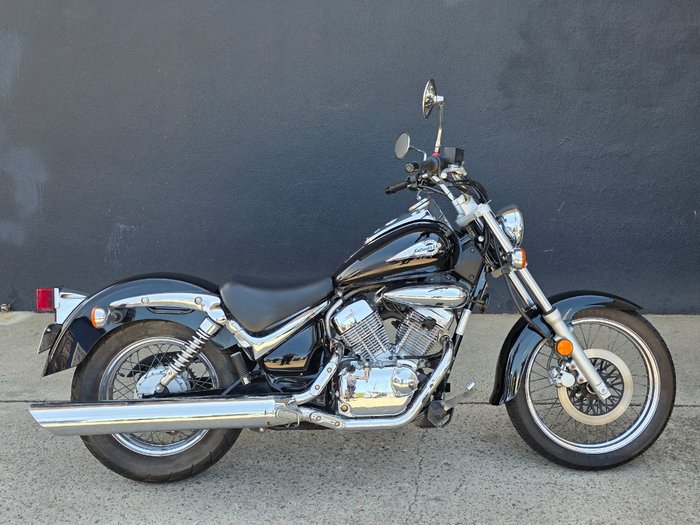 2011 Suzuki VL250 (LC250 INTRUDER) BLACK