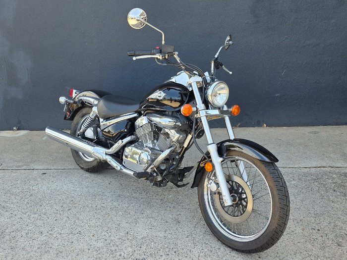 2011 Suzuki VL250 (LC250 INTRUDER) BLACK