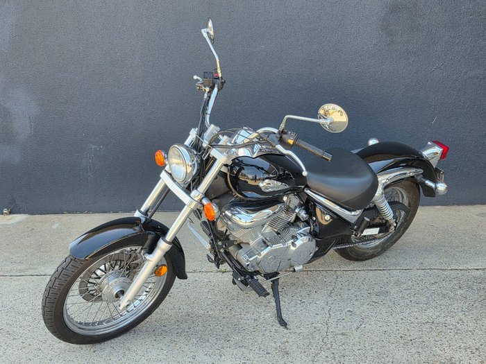 2011 Suzuki VL250 (LC250 INTRUDER) BLACK