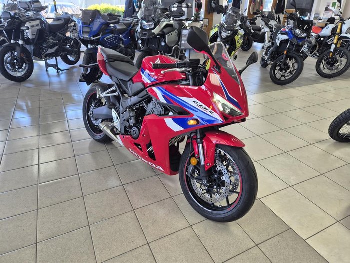 2025 Honda CBR650R E-Clutch CBR 650 Red