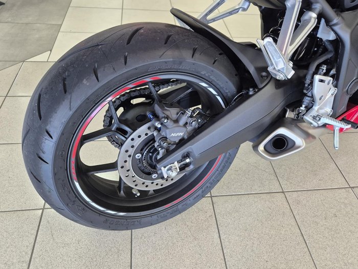 2025 Honda CBR650R E-Clutch CBR 650 Red