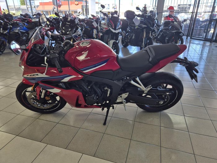 2025 Honda CBR650R E-Clutch CBR 650 Red