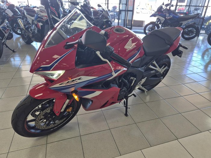 2025 Honda CBR650R E-Clutch CBR 650 Red