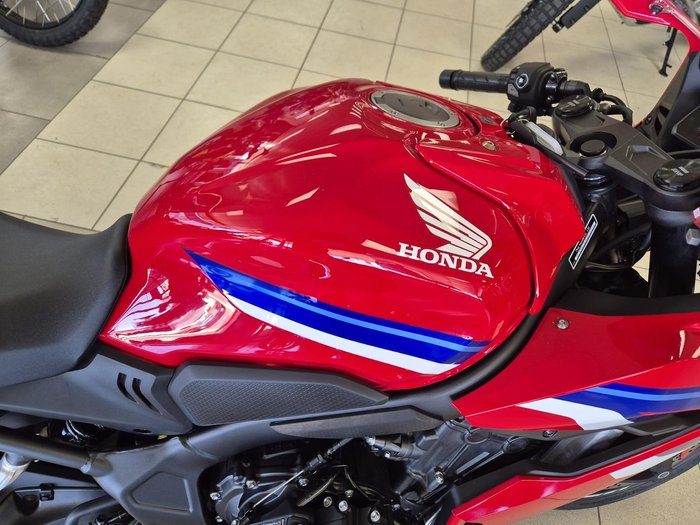 2025 Honda CBR650R E-Clutch CBR 650 Red