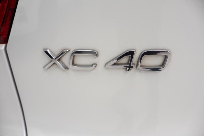 2019 Volvo XC40 T5 R-Design MY20 AWD Crystal White