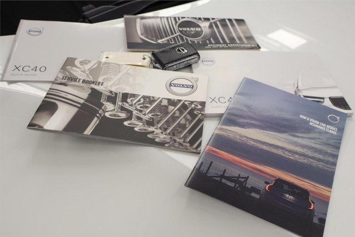 2019 Volvo XC40 T5 R-Design MY20 AWD Crystal White