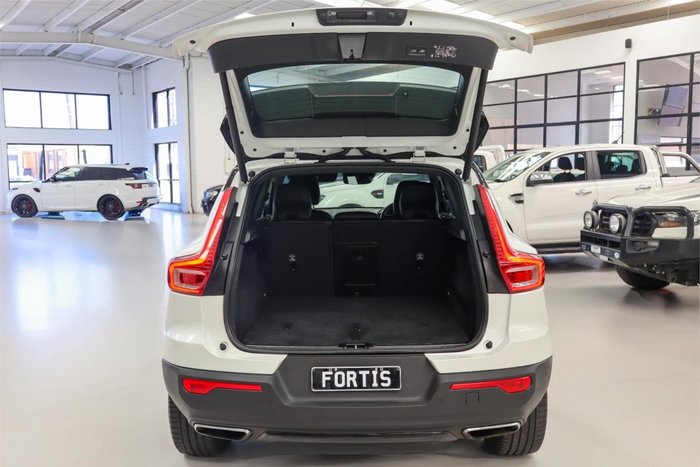 2019 Volvo XC40 T5 R-Design MY20 AWD Crystal White