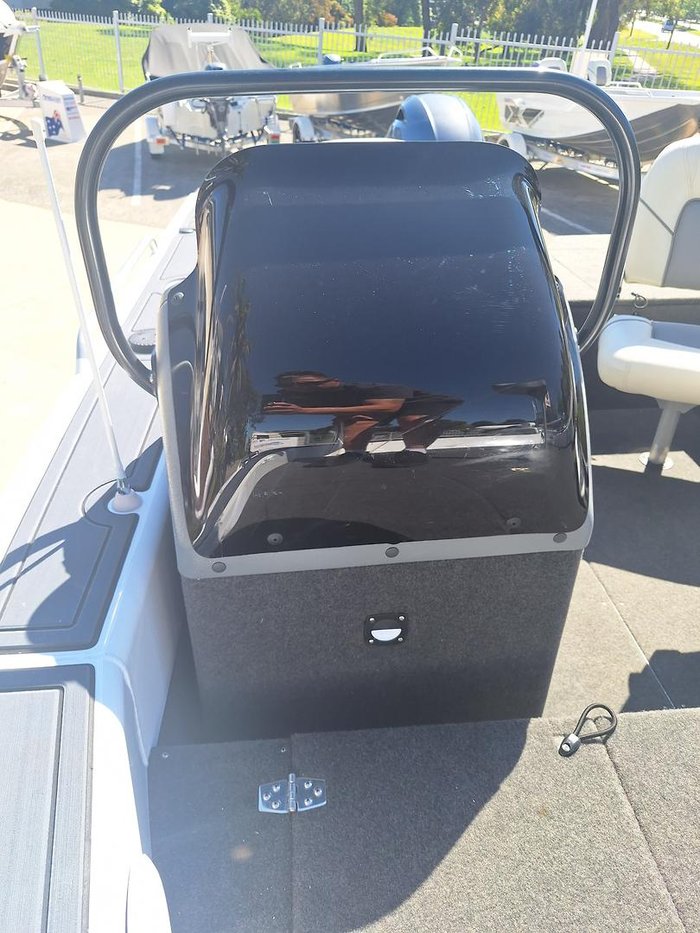 2023 QUINTREX 450 Hornet Pro