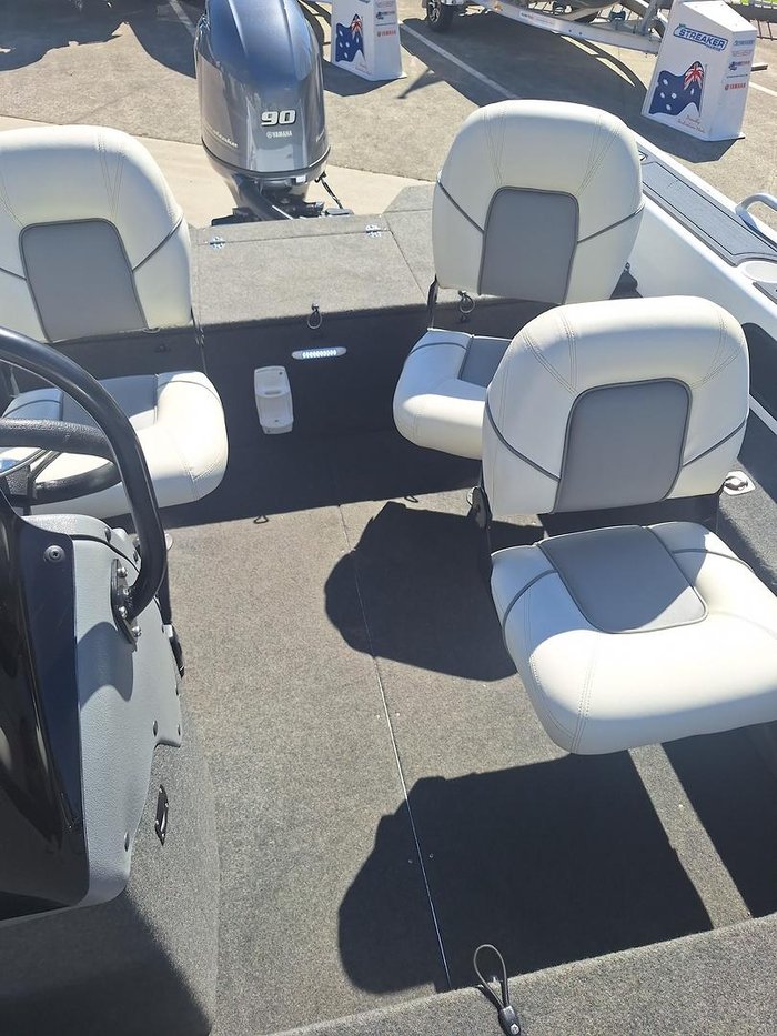 2023 QUINTREX 450 Hornet Pro