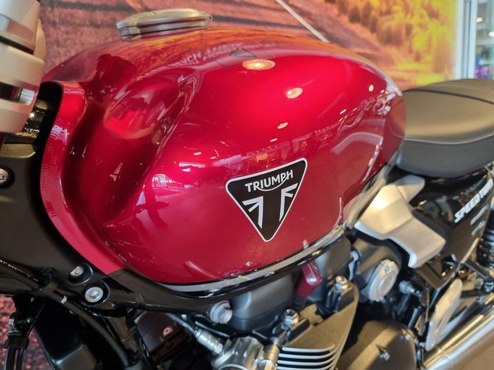 2025 Triumph Speed Twin 1200 Speed Twin Red