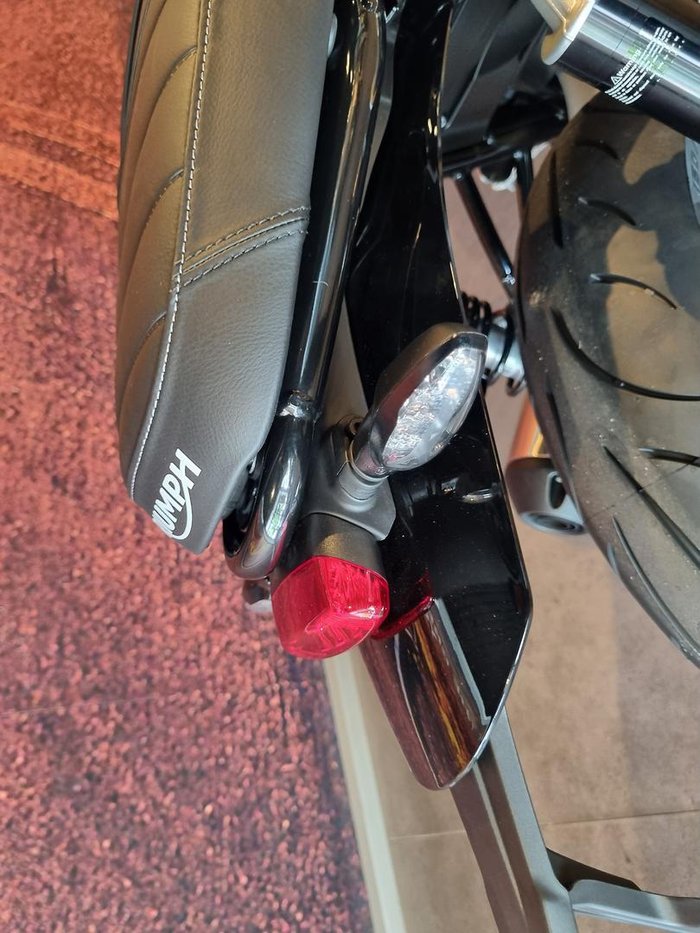 2025 Triumph Speed Twin 1200 Speed Twin Red