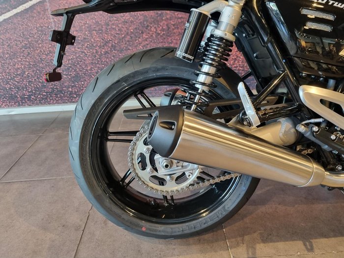 2025 Triumph Speed Twin 1200 Speed Twin Red