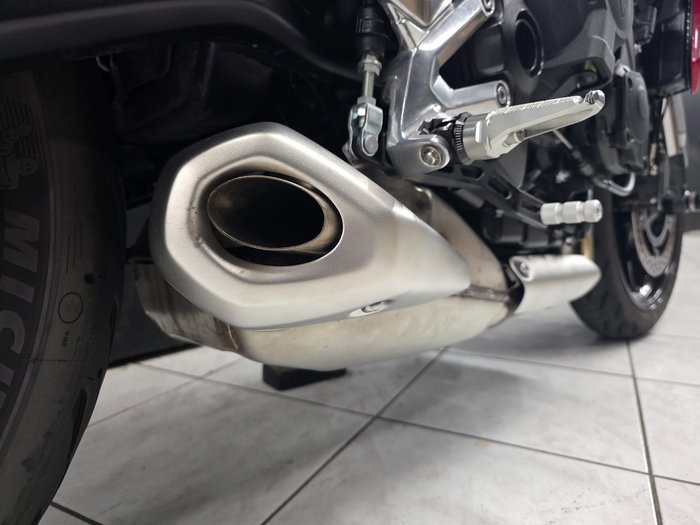 2023 TRIUMPH TRIDENT 660 Red