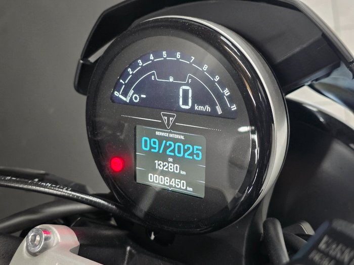 2023 TRIUMPH TRIDENT 660 Red