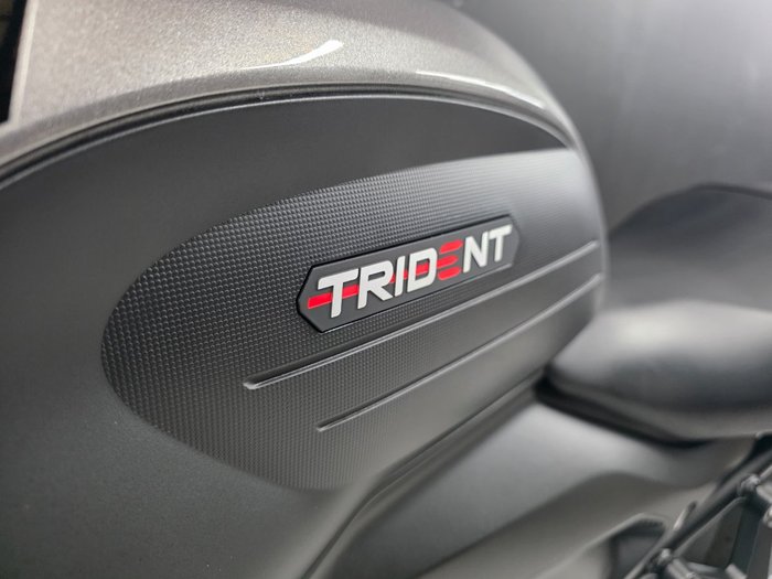 2023 TRIUMPH TRIDENT 660 Red