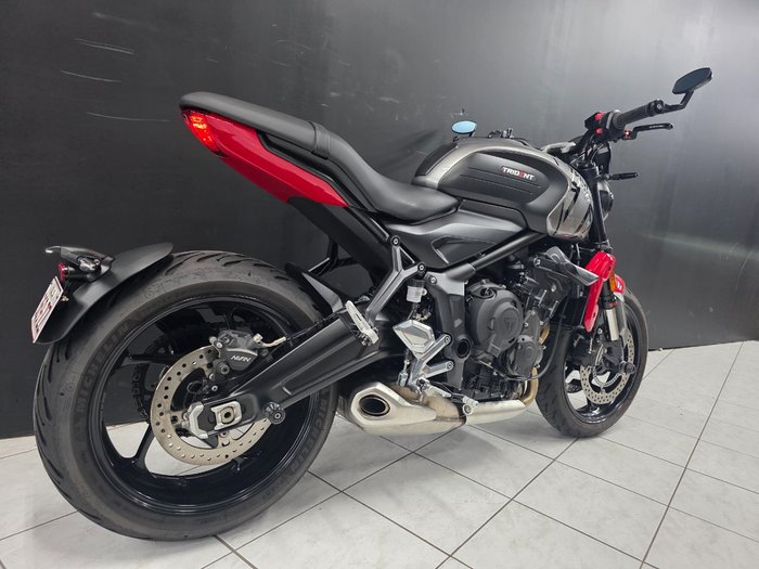 2023 TRIUMPH TRIDENT 660 Red