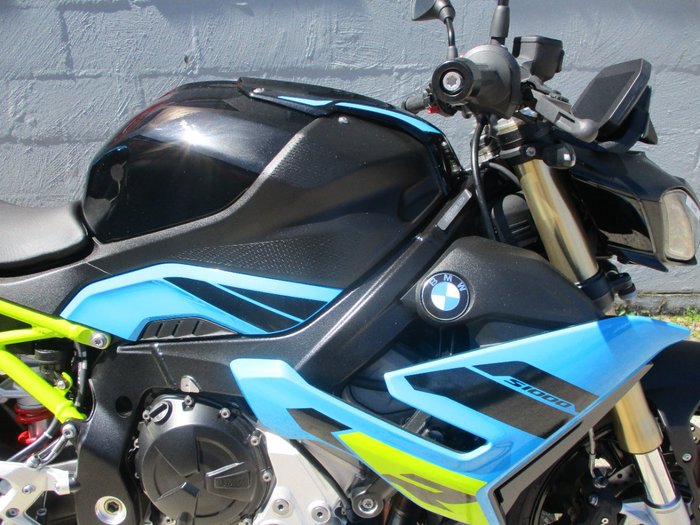 2025 BMW Motorrad S 1000 R BLUE