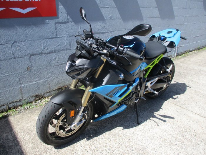 2025 BMW Motorrad S 1000 R BLUE