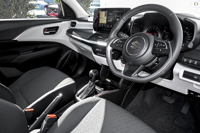 2025 Suzuki Swift Hybrid Plus