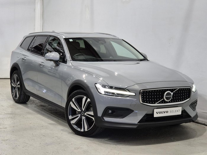 2024 Volvo V60 Cross Country Ultra B5 Bright