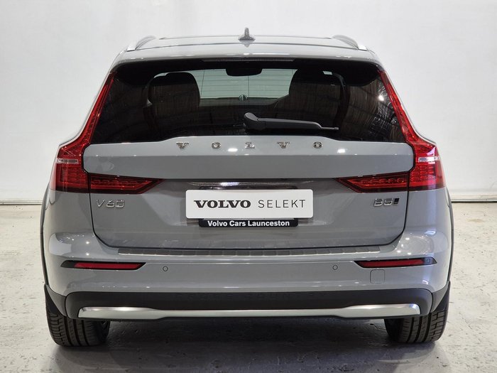 2024 Volvo V60 Cross Country Ultra B5 Bright