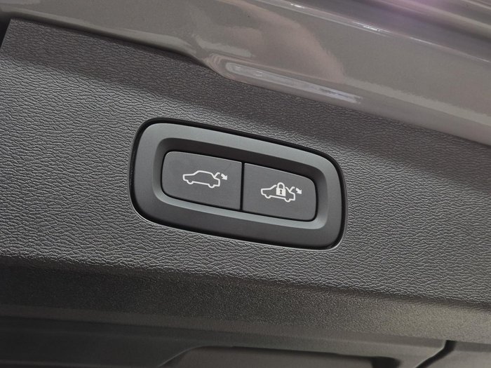 2024 Volvo V60 Cross Country Ultra B5 Bright