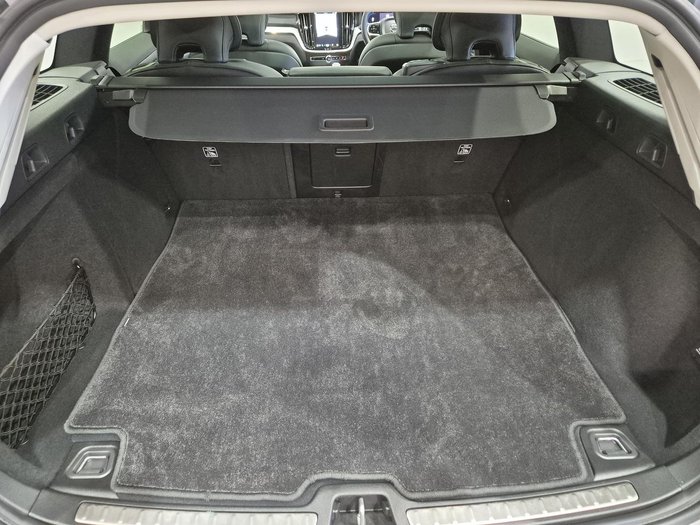 2024 Volvo V60 Cross Country Ultra B5 Bright